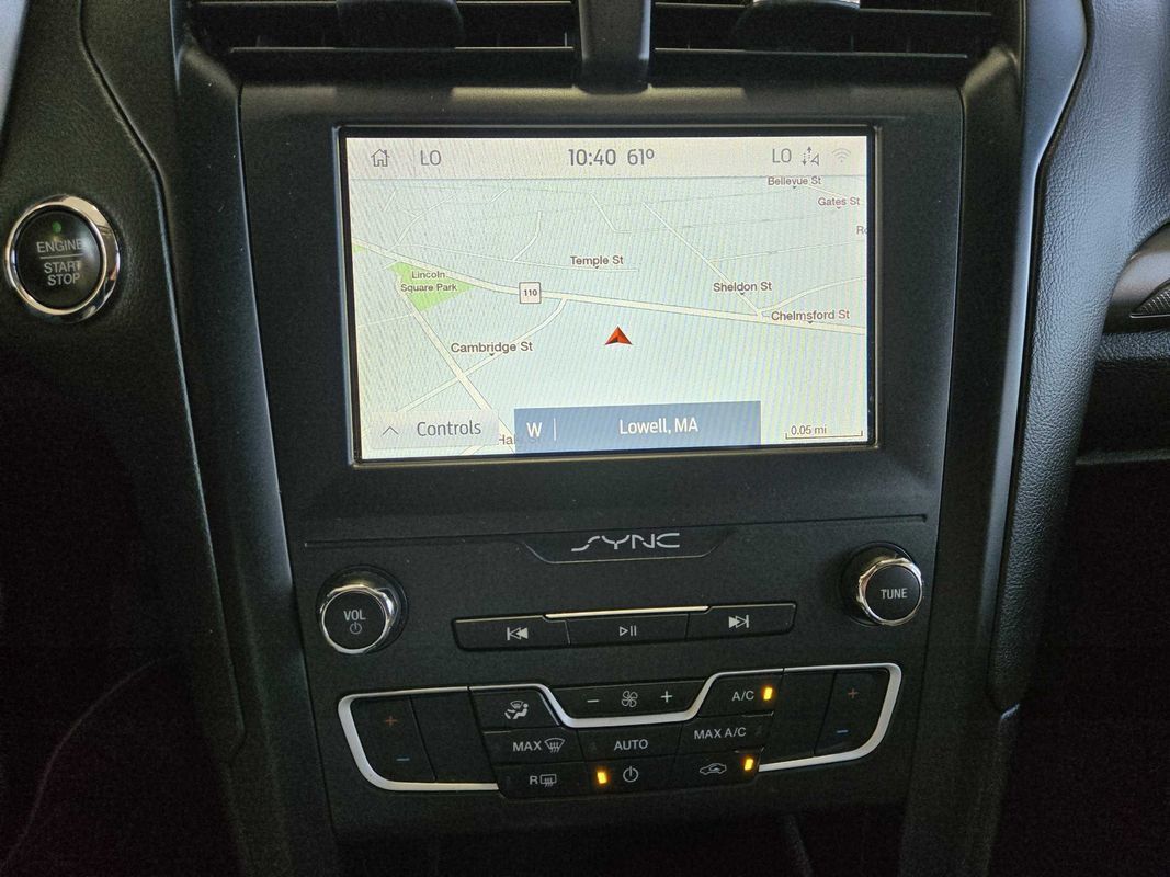 Used 2020 Ford Fusion SE w/ Equipment Group 151A FWD image 16