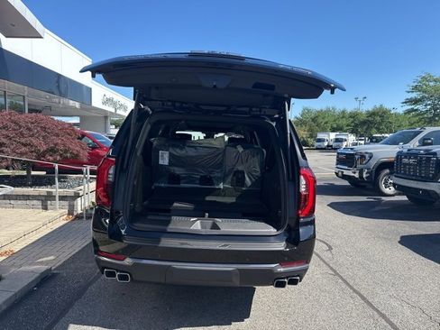 New 2025 GMC Yukon XL AT4 w/ AT4 Premium Plus Package image 29