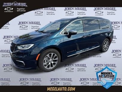 Used 2022 Chrysler Pacifica Pinnacle