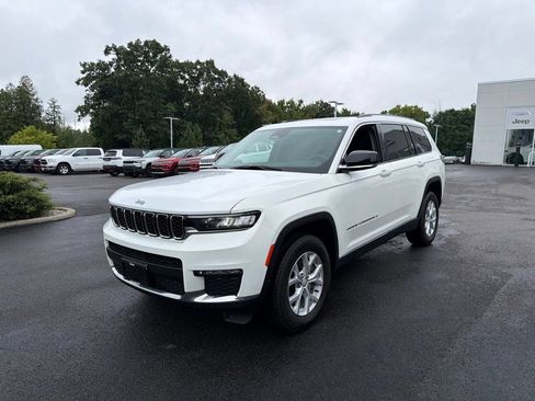 Used 2023 Jeep Grand Cherokee L Limited AWD/4WD image 8