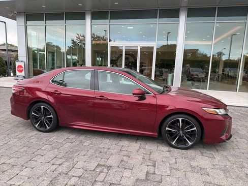 Used 2018 Toyota Camry XSE FWD image 8