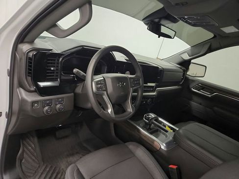 Used 2025 Chevrolet Silverado 1500 RST w/ Redline Edition AWD/4WD image 17