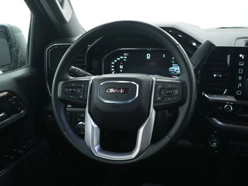Used 2024 GMC Sierra 1500 Elevation image 17