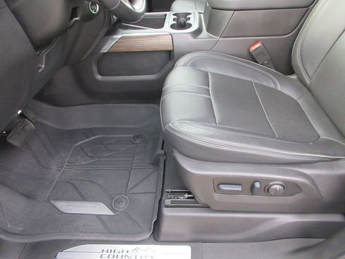 Used 2023 Chevrolet Silverado 3500 High Country w/ Technology Package image 25