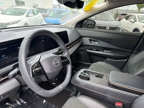 Used 2023 Nissan Ariya AWD image 11