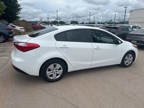 Used 2016 Kia Forte LX FWD image 12