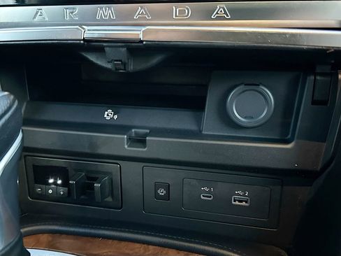 Used 2024 Nissan Armada SL w/ Captain's Chairs Package image 23