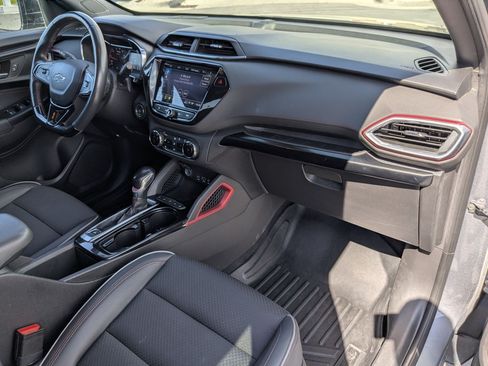 Used 2022 Chevrolet TrailBlazer RS w/ Convenience Package FWD image 27