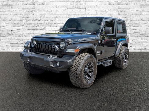 Used 2020 Jeep Wrangler Sport AWD/4WD image 2