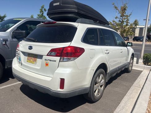 Used 2012 Subaru Outback 2.5i Premium w/ All-Weather Pkg AWD/4WD image 5