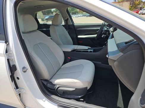 Used 2025 Hyundai Sonata SEL FWD image 31