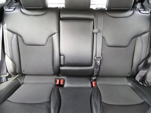 Used 2024 Jeep Compass Latitude AWD/4WD image 13