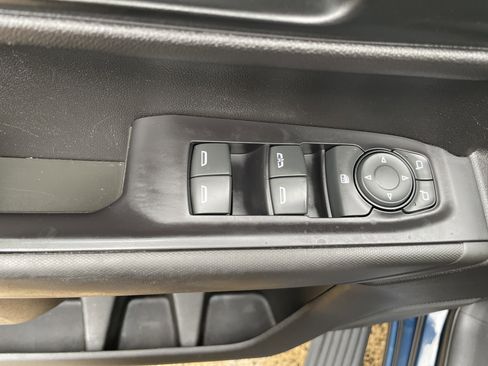 Used 2019 Chevrolet Silverado 1500 Custom w/ Custom Value Package image 32