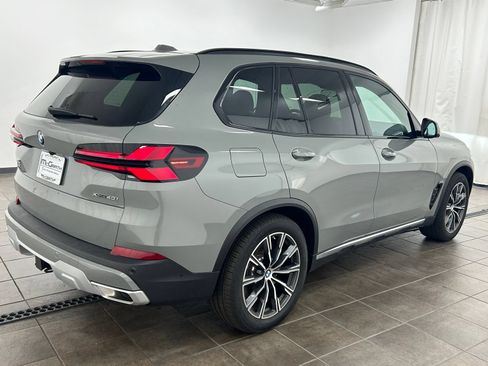 Used 2025 BMW X5 xDrive40i w/ Parking Assistance Package AWD/4WD image 6