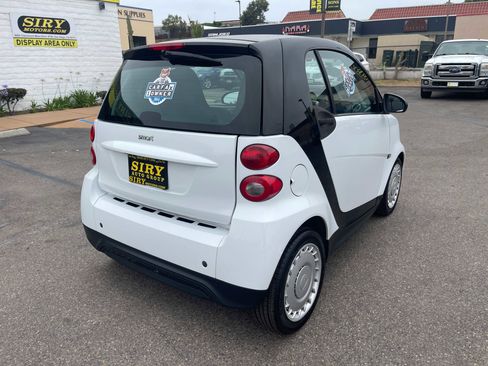 Used 2014 smart fortwo pure image 3