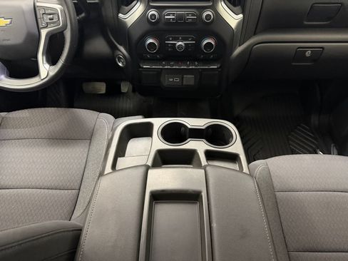 Used 2022 Chevrolet Silverado 1500 LT AWD/4WD image 18