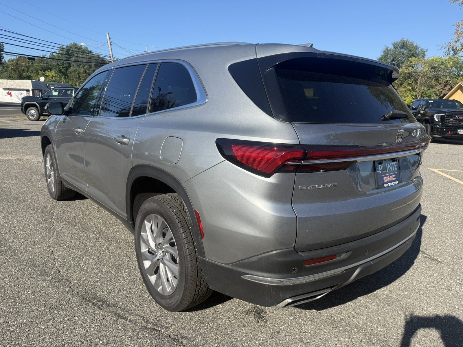 Used 2025 Buick Enclave Preferred FWD image 5