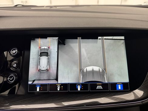 Used 2022 Buick Envision Essence w/ Technology Package I image 33