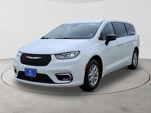 Used 2024 Chrysler Pacifica Touring-L FWD image 1