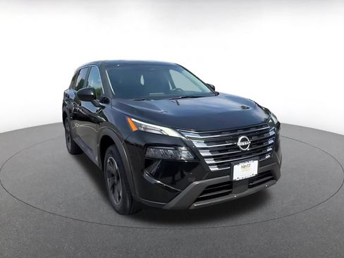Used 2025 Nissan Rogue SV FWD image 3