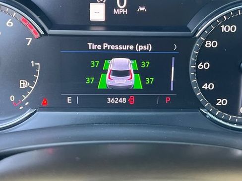 Used 2023 Cadillac XT4 Premium Luxury FWD image 36