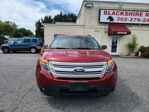Used 2014 Ford Explorer XLT image 2