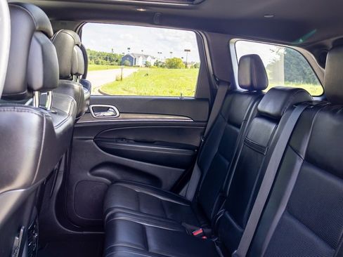 Used 2020 Jeep Grand Cherokee Limited w/ Luxury Group II image 20