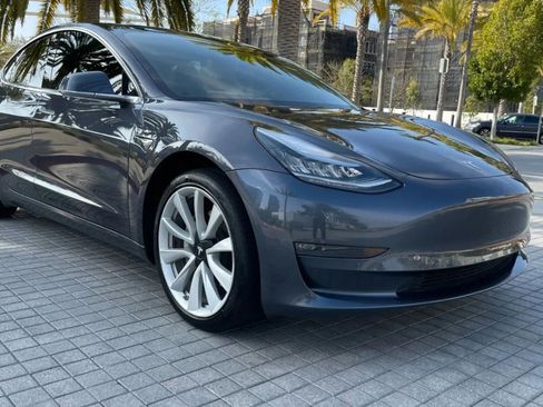 Used 2020 Tesla Model 3 Standard Range Plus RWD image 3