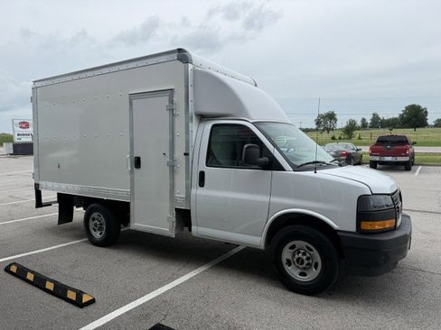 Used 2023 GMC Savana 3500 w/ Power Convenience Package RWD image 4