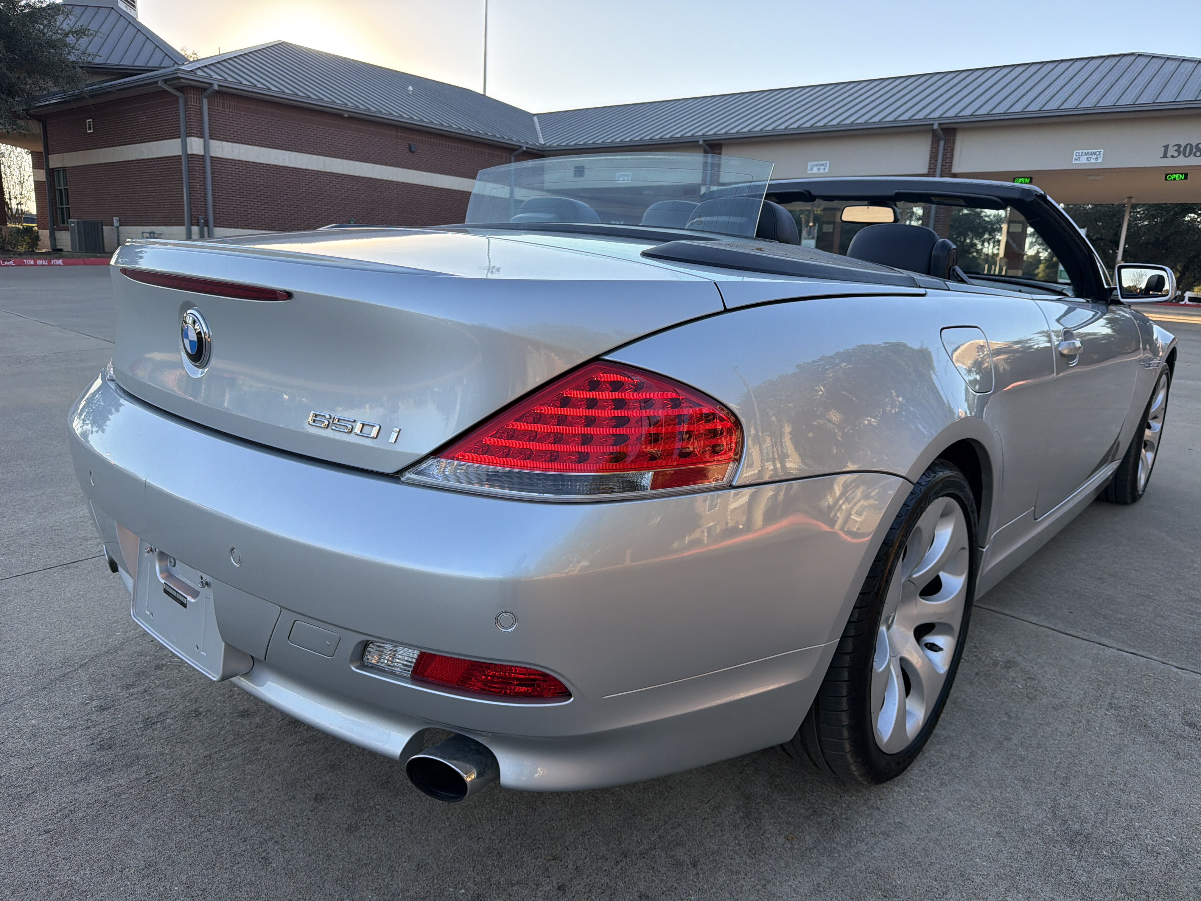 Used 2007 BMW 650i Convertible RWD image 7