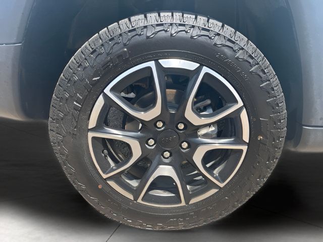 Used 2024 Jeep Compass Trailhawk AWD/4WD image 11