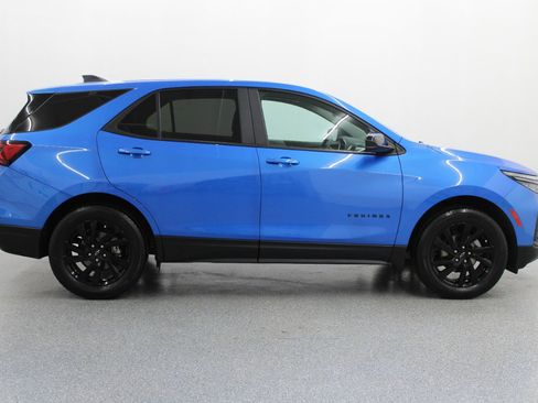 Used 2024 Chevrolet Equinox LS w/ LS Convenience Package image 2