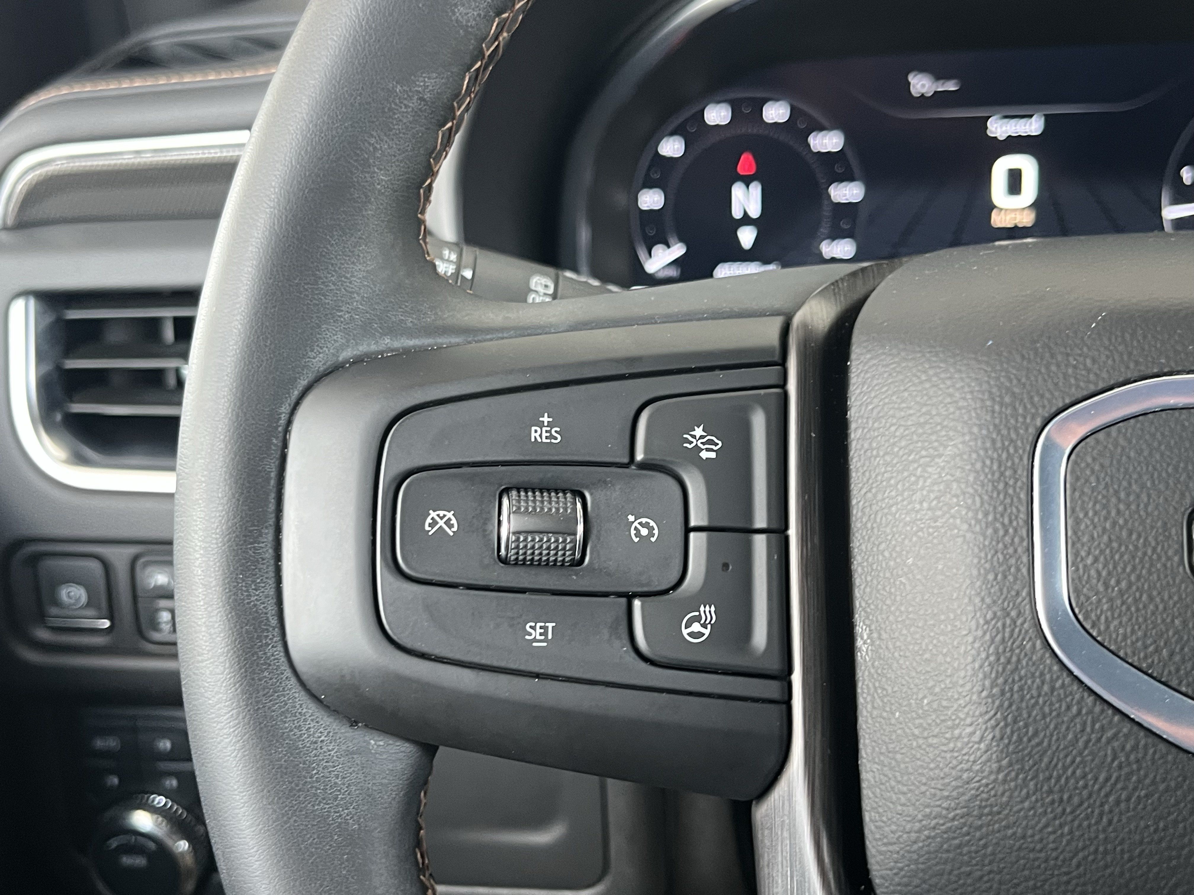 Used 2024 GMC Yukon AT4 w/ Technology Package AWD/4WD image 13