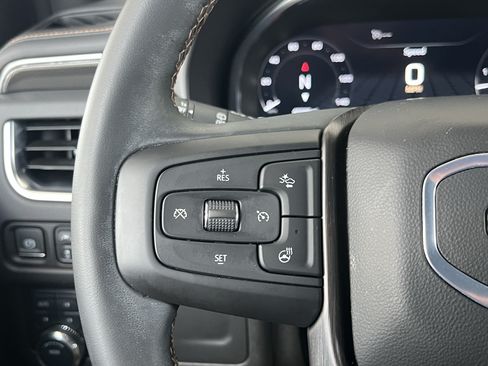 Used 2024 GMC Yukon AT4 w/ Technology Package AWD/4WD image 13