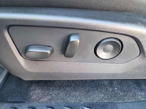 New 2025 GMC Canyon Elevation w/ Convenience Package image 12