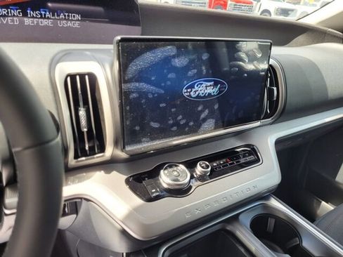 New 2025 Ford Expedition Active image 18
