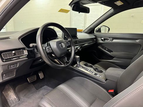 Used 2025 Honda Civic Sport image 13