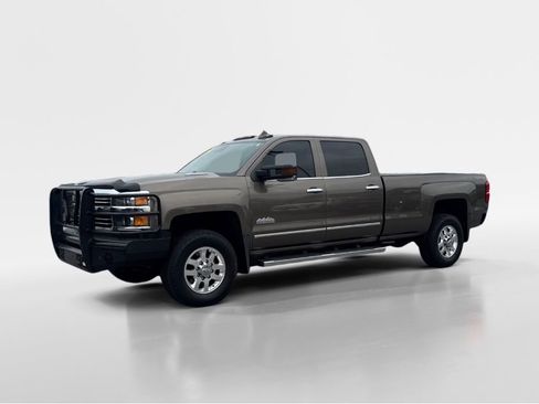 Used 2015 Chevrolet Silverado 3500 High Country w/ Duramax Plus Package image 3
