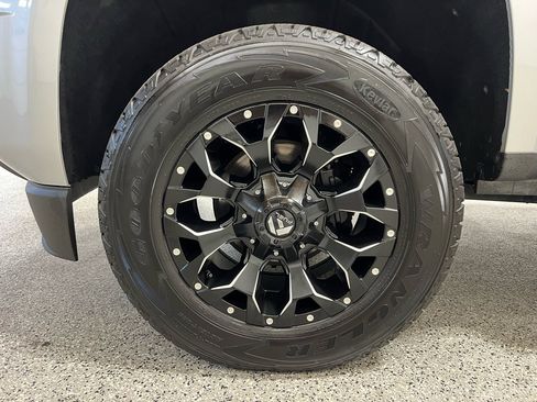 Used 2019 Chevrolet Colorado LT w/ Luxury Package, Chrome image 9