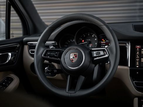 New 2025 Porsche Macan image 36