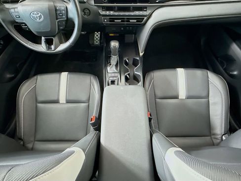 Used 2025 Toyota Camry SE image 16