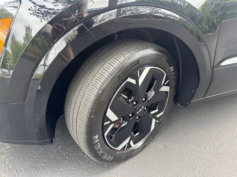 Used 2023 Kia Niro Wind w/ Wind Preserve Package FWD image 23