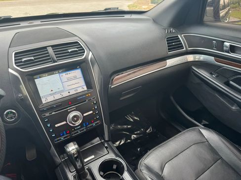 Used 2017 Ford Explorer Limited AWD/4WD image 19