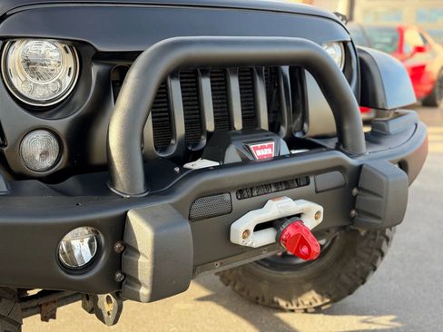 Used 2017 Jeep Wrangler Unlimited Sahara image 9