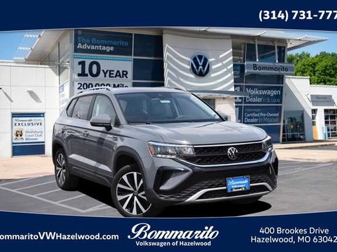 Certified 2023 Volkswagen Taos SE w/ Panoramic Sunroof Package AWD/4WD image 1
