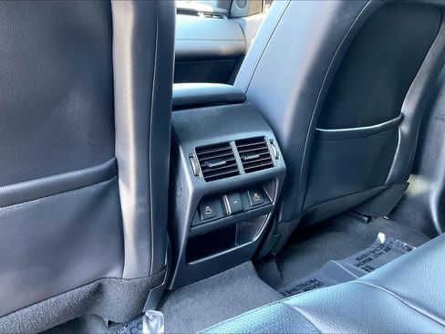 Certified 2023 Land Rover Discovery Sport SE AWD/4WD image 34