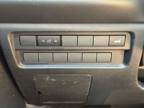 New 2025 Mitsubishi Outlander SE image 23