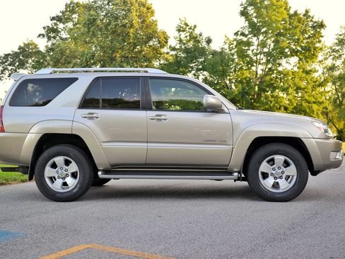 Used 2004 Toyota 4Runner Limited AWD/4WD image 12