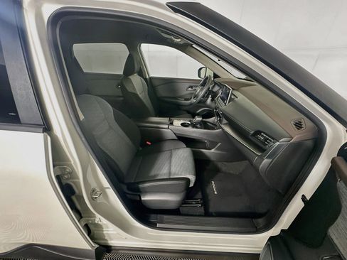 Used 2023 Nissan Rogue SV FWD image 29