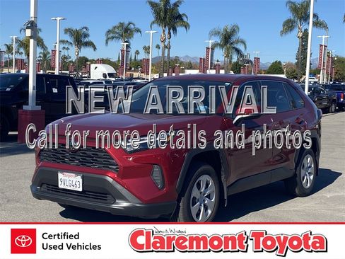 Certified 2025 Toyota RAV4 LE image 1